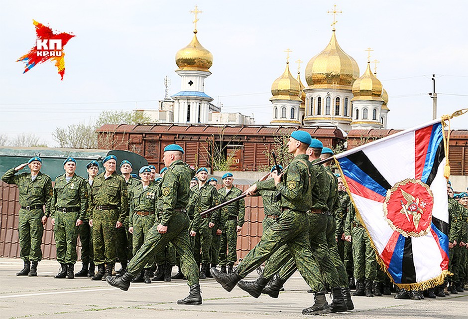 Полноценной Армии ДНР, по мнению нашего собеседника, до сих пор нет и он предпочитает термин "ополчение". Фото: Александр КОЦ, Дмитрий СТЕШИН