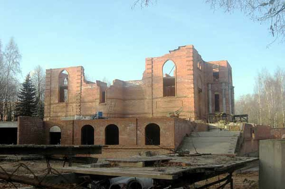 Так выглядела стройка новой минской мечети в ноябре 2008 года. Фото: Фото В. ВОЛОЖИНСКИЙ.