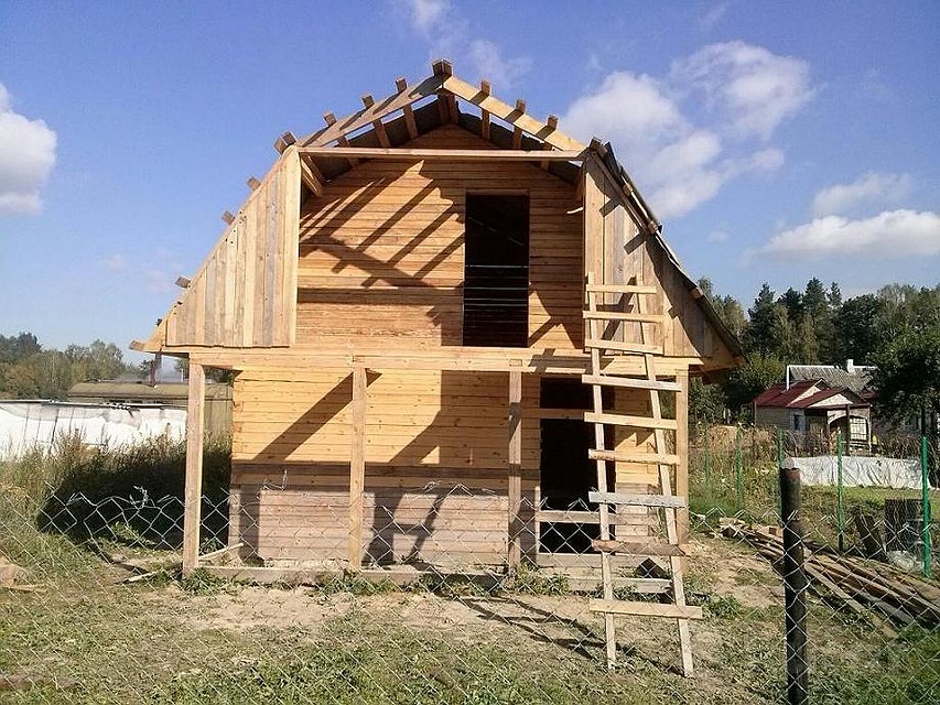 Есть и совсем дешевые варианты под Минском – недостроенная дача за 7 тысяч долларов Фото:kufar.by