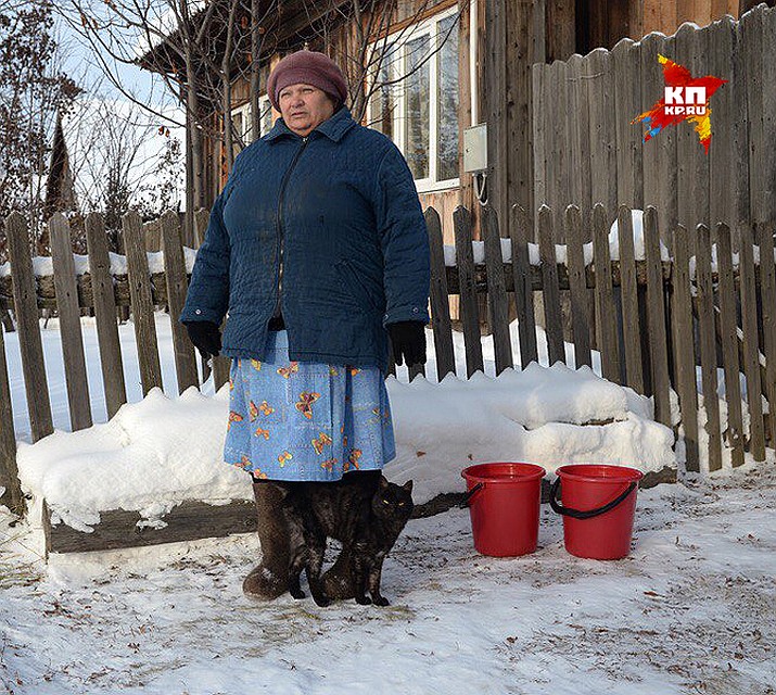 Жительница Чернореченской Наталья Зайцева недавно вернулась из Москвы. Не понравилась ей столица - суета да шум... Фото: Виктор ГУСЕЙНОВ