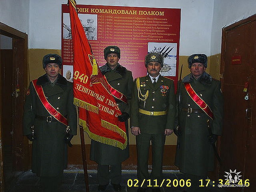 Солдаты называли его (про себя) Батя.