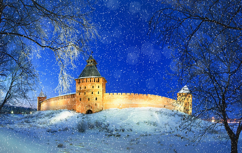 Новгородский кремль - самый северный и самый древний в России. Фото: Marina Zezelina/Shutterstock.com, предоставлено Туту.ру