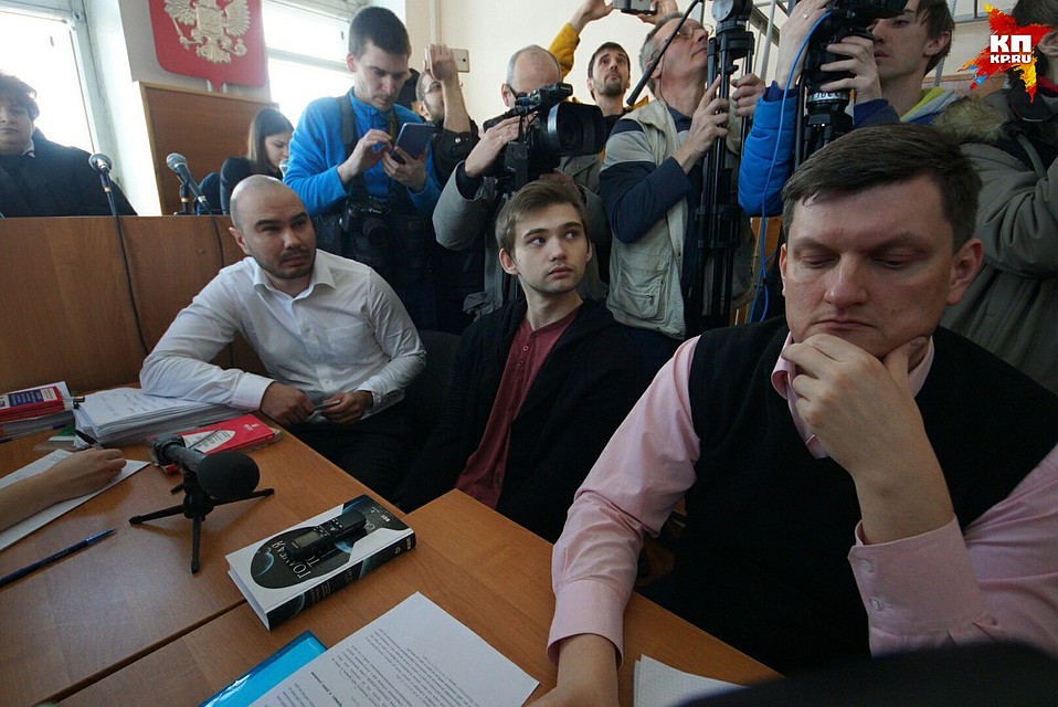 Руслан Соколовский все заседание внимательно слушал мэра Фото: Алексей БУЛАТОВ