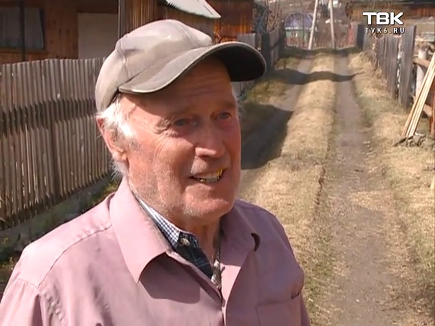Дашин дедушка, Василий Сорокин, мусор на дороге не бросает, но и Дашиного порыва поначалу не понял Фото: предоставлено телеканалом ТВК