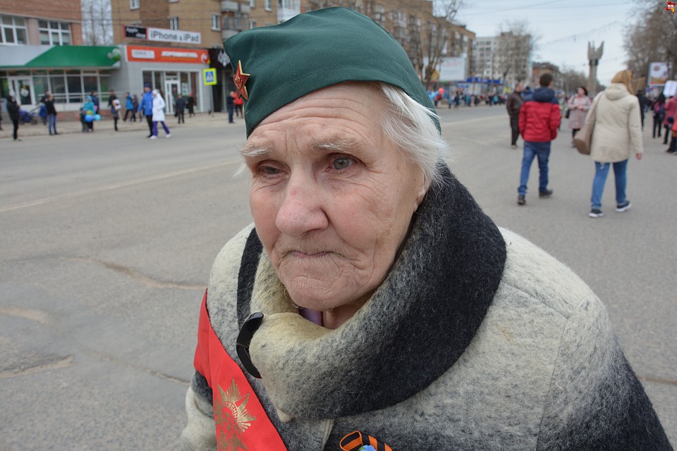 В глазах Аллы Ивановны - боль. Страшное время войны пришлось на ее детство Фото: Алиса КОЗЛОВА