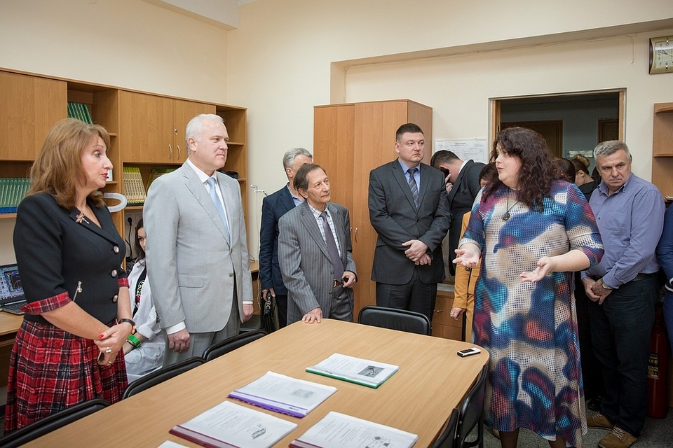 Ректор КФУ Сергей Донич заверил, что в вузе готовы открыть шесть таких Центров коллективного пользования