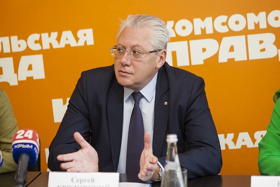 Сергей Бродовский: "На полуострове требуются абсолютно разные специальности - юристы, бухгалтера, финансисты, аудиторы, документоведы, кадровые работники, сотрудники по подбору персонала" Фото: Анастасия КУРДЮКОВА