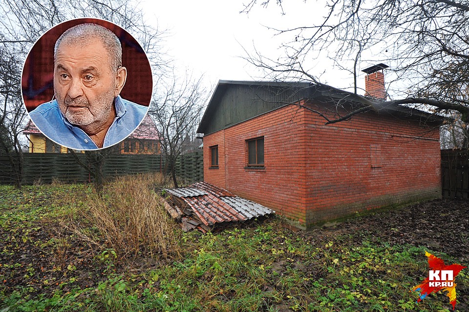 Банька, которую выстроил на земле Баталова его сосед - ювелир Вадим Эльгарт, будет поосновательнее, чем дом народного артиста СССР. Фото: Иван ВИСЛОВ