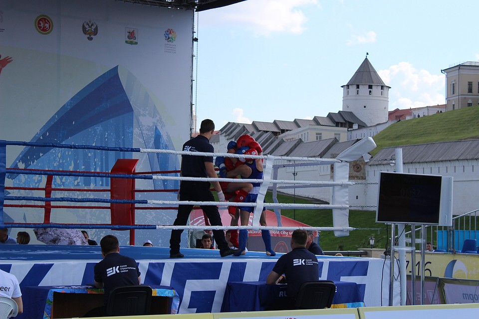 Бои проходили на Кремлевской набережной Фото: Алина НИЗАМОВА