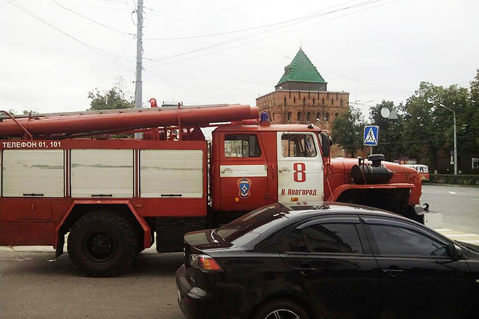 В районе Нижегородского кремля работают спецслужбы. Фото: Юрий ГОЛОВИН