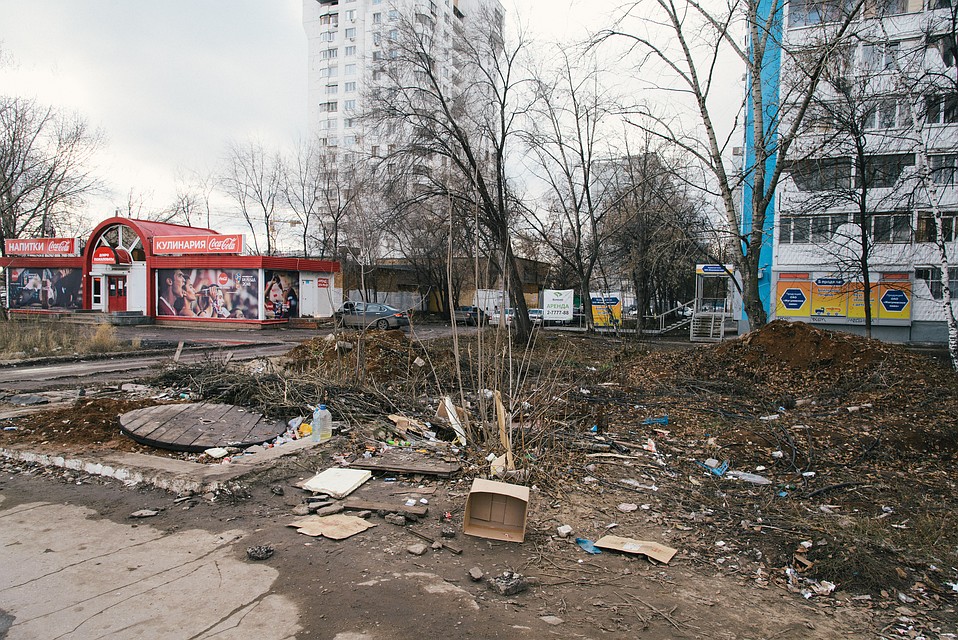 Возле Московского шоссе все далеко не празднично Фото: Альберт ДЗЕНЬ