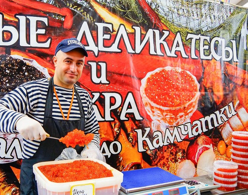 В Энгельсе проходит "Всероссийская ярмарка".