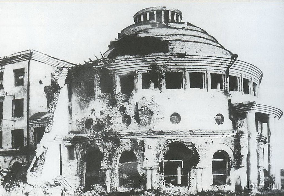 Ротонда областной больницы в 1943 году