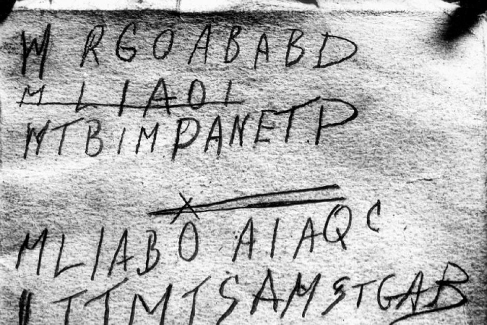 Эксперты считают, что эта абракадабра может быть как случайным набором букв, так и искусным шифром Фото: полиция города Аделаида