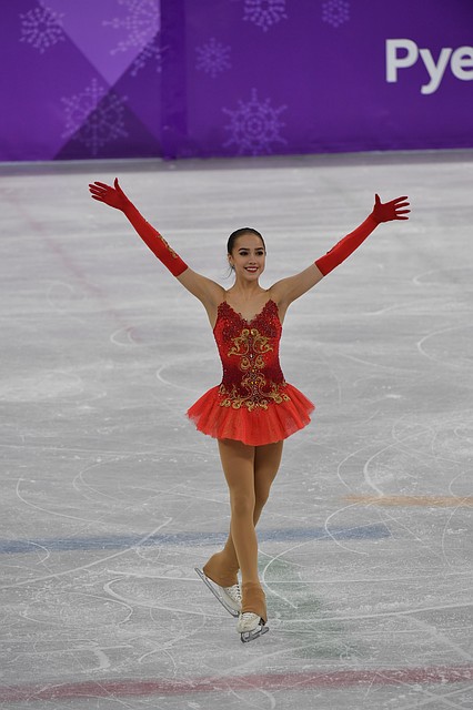 Уже находясь в ранге олимпийской чемпионки, Загитова призналась, что была бы рада и серебру. Фото: Владимир ВЕЛЕНГУРИН