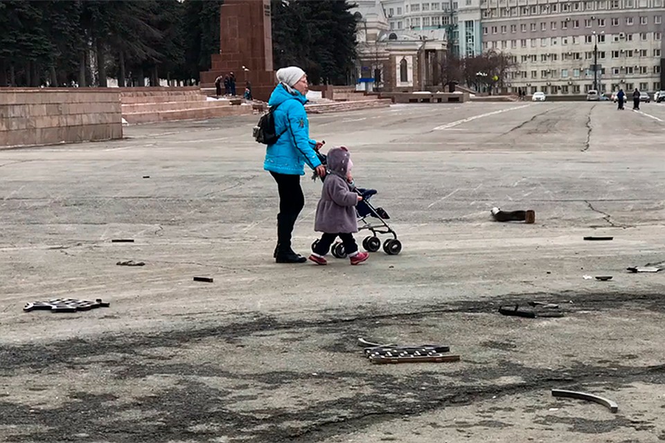 Пешеходы не пострадали лишь потому, что был ранний час. Фото: «Челябинский урбанист»