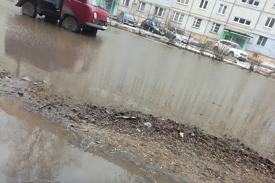 Весеннее половодье началось на улицах Нижнего Новгорода. Фото: Иван ТРЕСКОВ