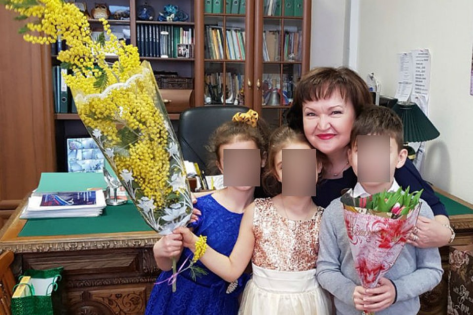 Директор 337-й школы Ольга Макаренко всеми силами изображает, что ничего страшного не случилось. Фото: с личной страницы педагога в соцсети Vk.com