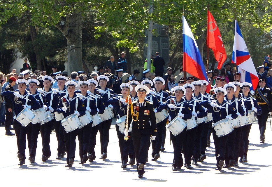 Праздничные мероприятия пройдут во всех городах и районах полуострова. Фото: Дмитрий МЕТЁЛКИН