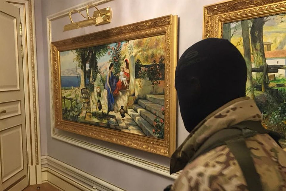 Сотрудники СК и ФСБ провели задержания, как будто сходили в музей. Фото: СКР
