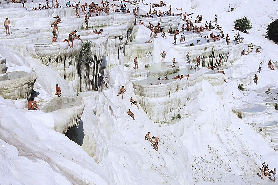 Белоснежные террасы Памуккале называют геологическим чудом. Фото: pinterest.com