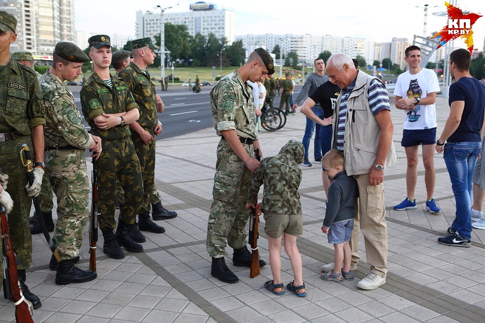 "А, она настоящая?" Фото: Святослав ЗОРКИЙ