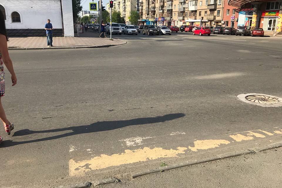 Чиновники утверждают, что в Челябинске наносить разметку начали еще с мая, просто еще не везде успели. Фото: «Гражданский патруль»