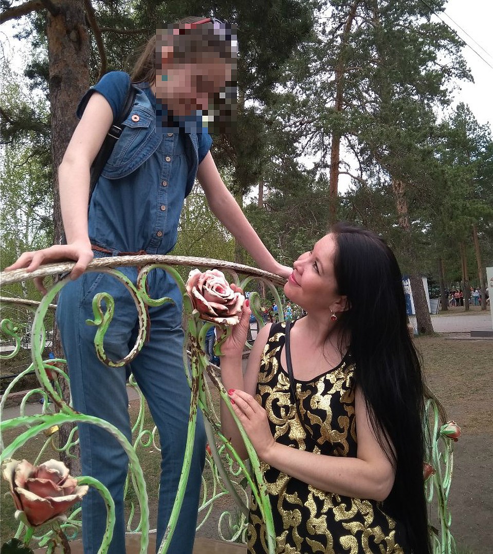 У Алины есть 13-летняя дочь. Девочка очень ждет маму домой. Фото: соцсети.