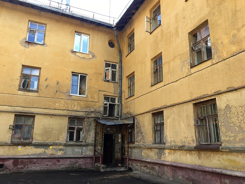 В этом доме, в съемной комнате на первом этаже, Кочешнов прятался от полиции. Фото: Александр РОГОЗА