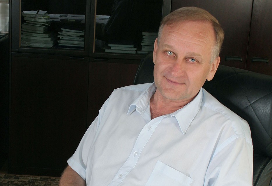 Геннадий Лазарев считает, что время нужно вернуть назад. Фото: пресс-служба ВГУЭС