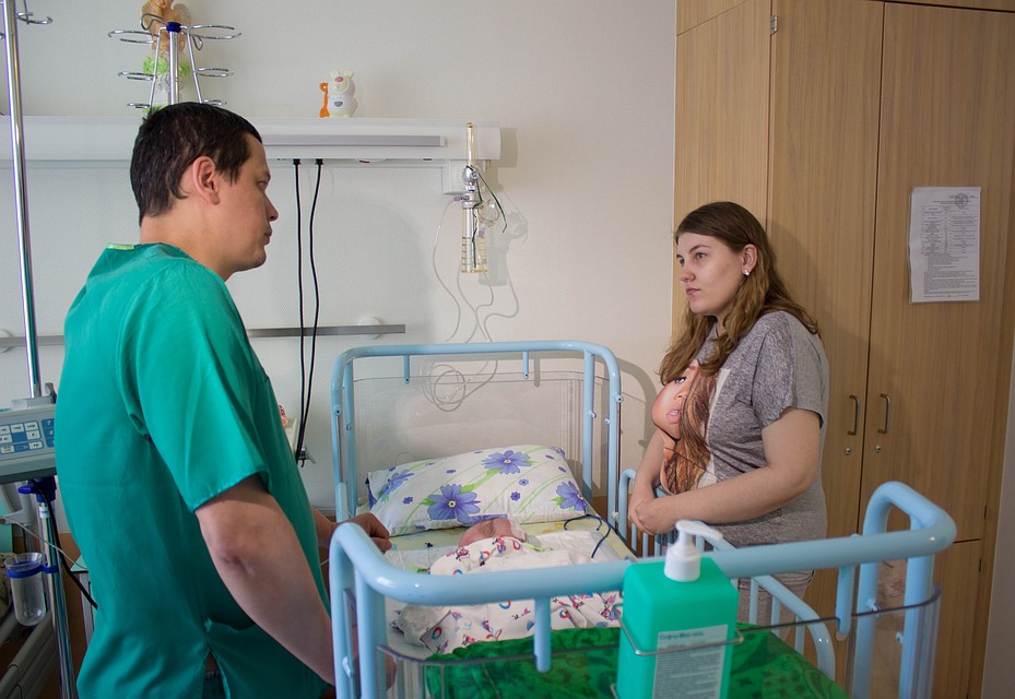 Мама и малыш после долгого лечения, наконец, могут вернуться домой. Фото Тюменского нейроцентра