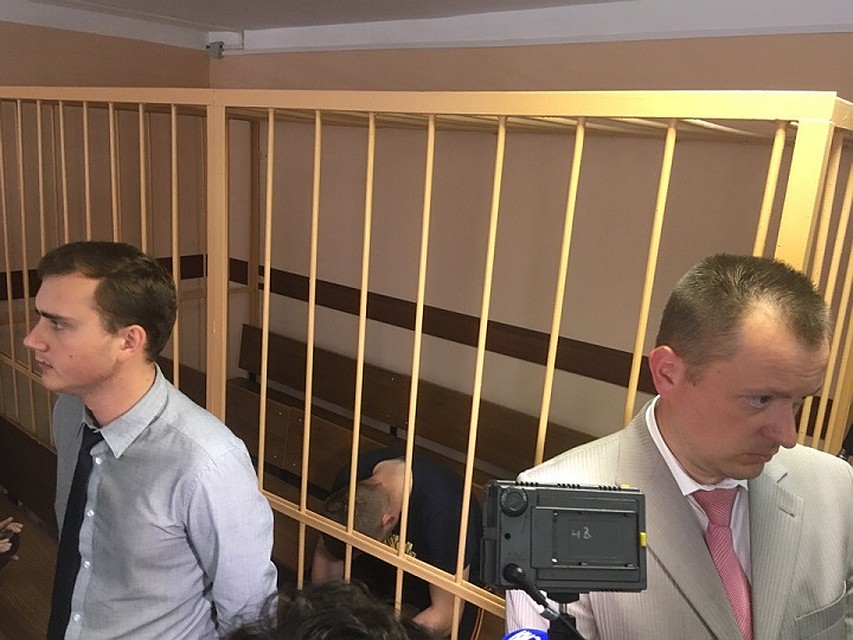 Яблоков помогал удерживать и бил Макарова Фото: Александр Клещев