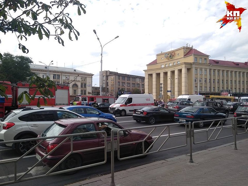 На месте ЧП работают спасатели и несколько бригад медиков. Фото: Владимир КРИУЛИН