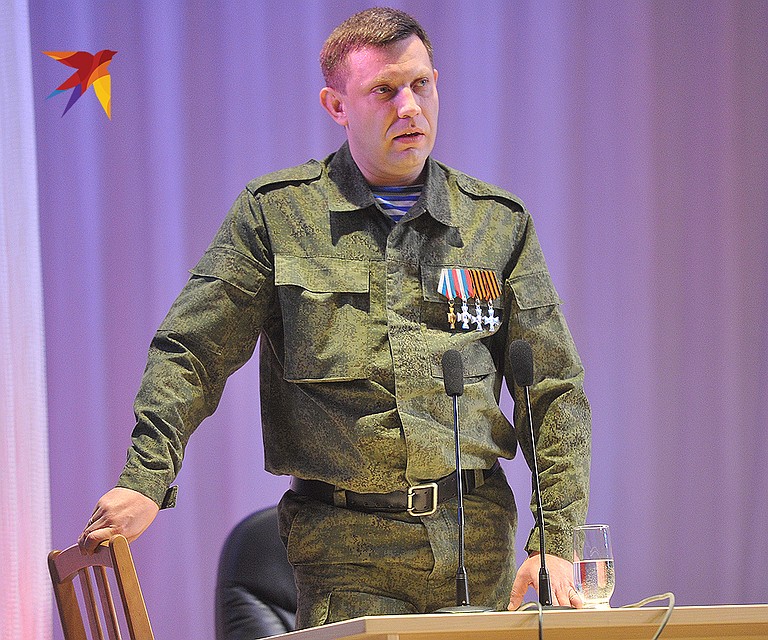 Александр Захарченко во время торжественного вечера, посвященного Дню защитника Отечества, в Донецком театре Оперы и Балета, февраль 2015 года. Фото: Владимир ВЕЛЕНГУРИН