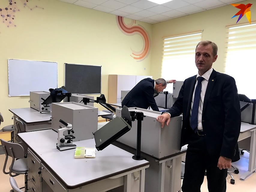 В новом учебном году в школах Тюменской области появилось 39 «НаукоЛабов». 49-я гимназия - одна из таких школ. Фото: Лидия Шумкова