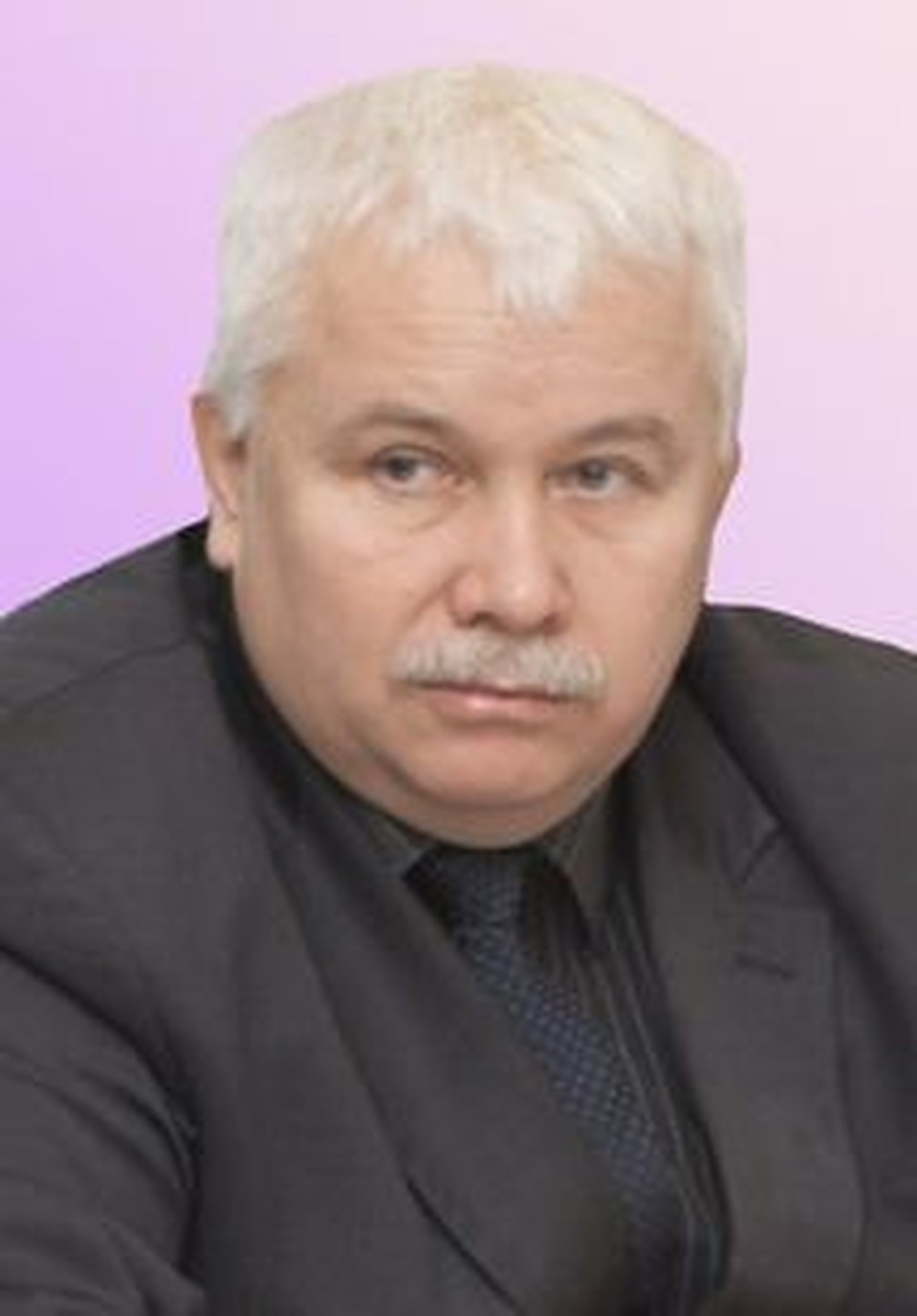 Юрий Ануфриев направил средства на поддержку учреждений образования
