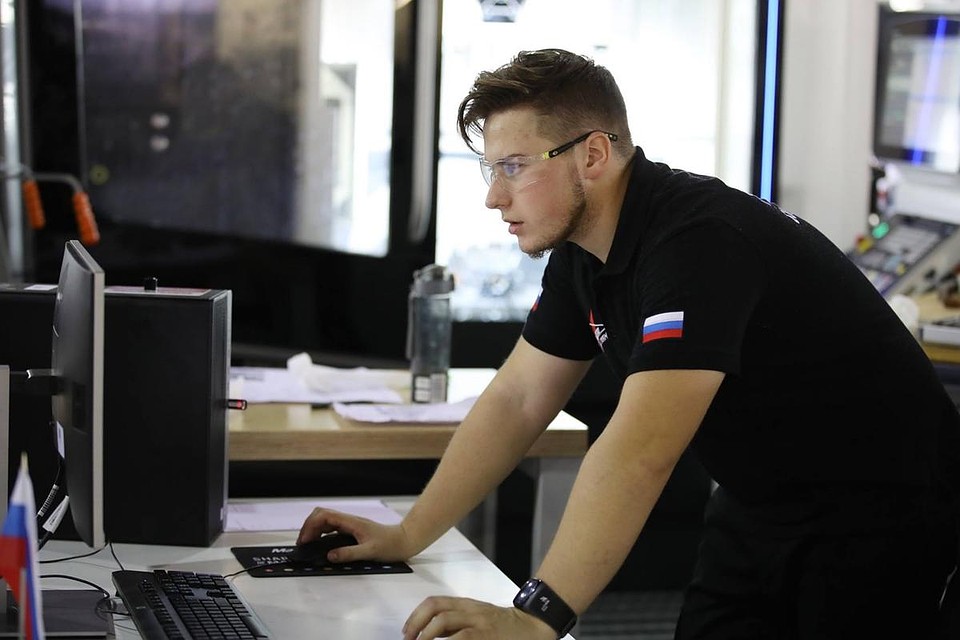 Михаил Воронцов за работой.