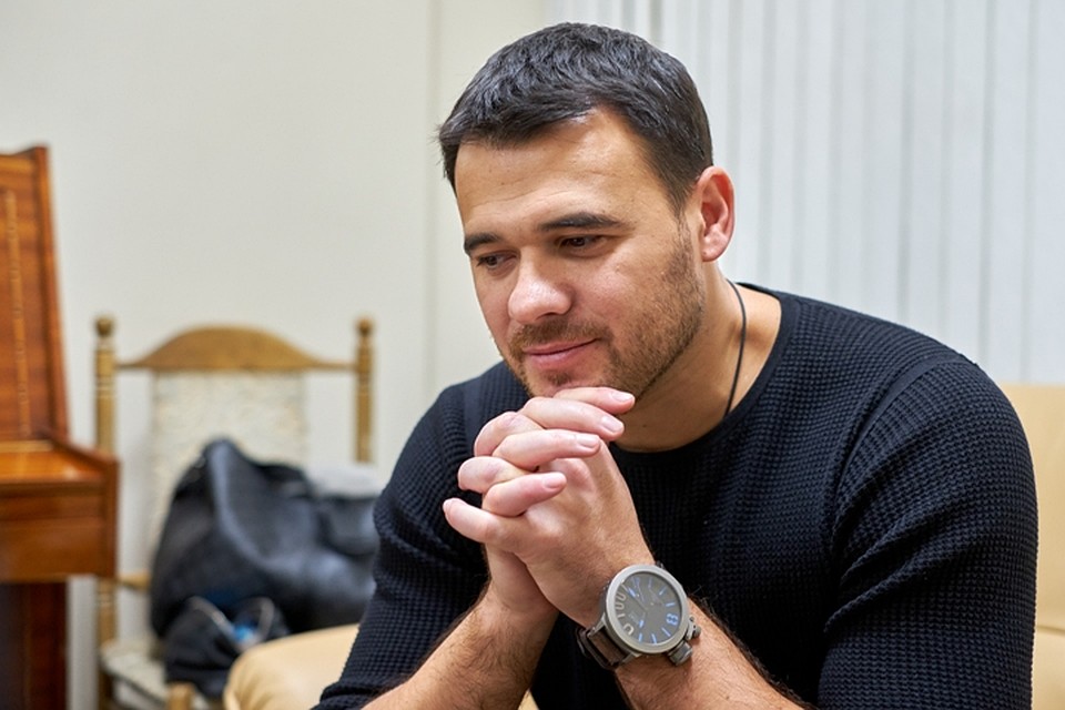 Emin очень проникся идеей петербургских коммерсантов. Фото: Артем КИЛЬКИН
