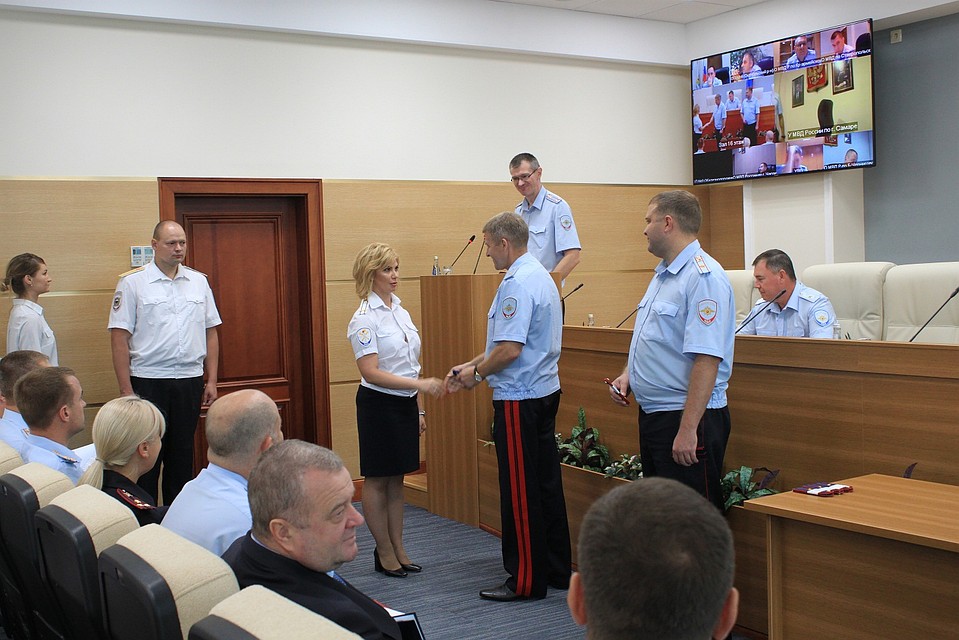 На службе полковник Рабинович неоднократно отмечалась начальством и получала новые звания и награды Фото: ГУ МВД России по Самарской области