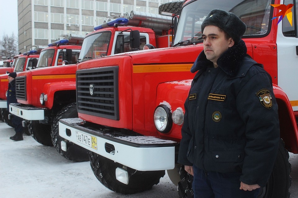 Пожарные авто прибыли в Сыктывкар только вчера, машины еще даже не поставлены на учет Фото: Анастасия МАШКАЛЕВА