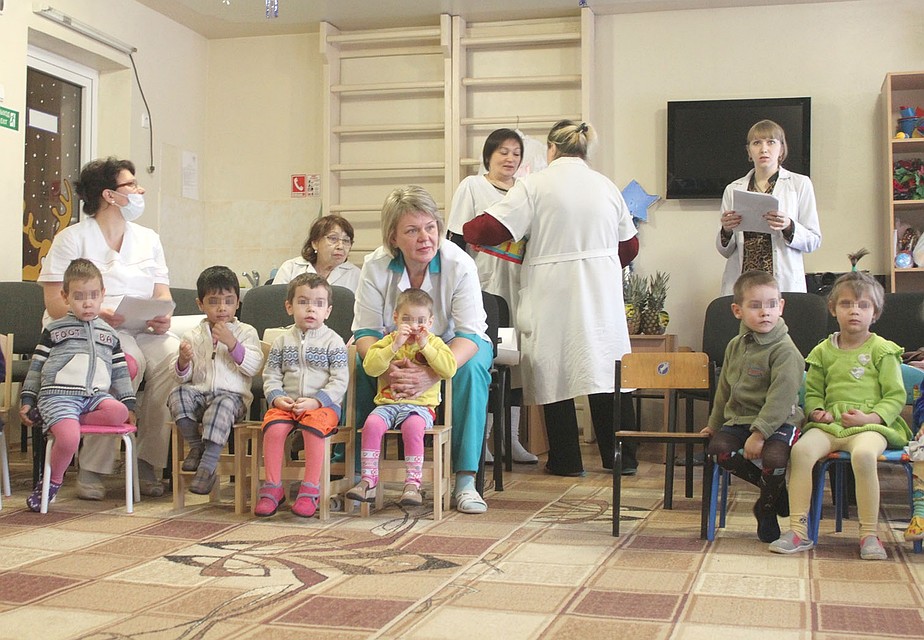 «Комсомолка» отвезла новогодние подарки дому ребенка в Макеевке Фото: Никита МАКАРЕНКОВ, Павел ХАНАРИН