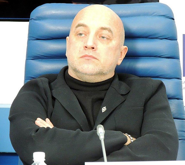У писателя Захара Прилепина – он завлит - есть идея сделать спектакль «Семь женщин Есенина» Фото: Анастасия ПЛЕШАКОВА