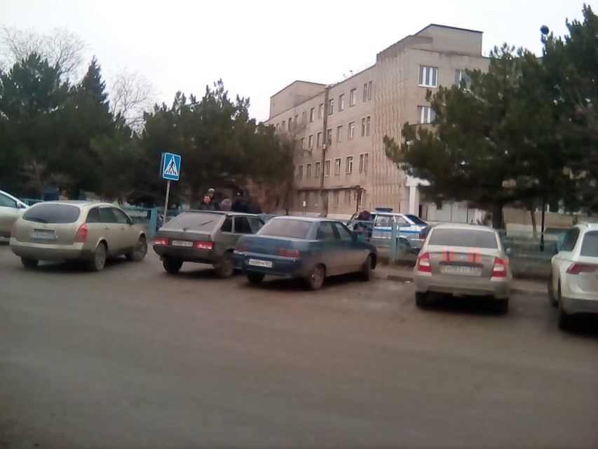 Эвакуация больницы в Азове. Фото: Ирина ПОТЕРЯ