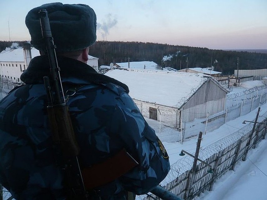 Женщины в колонии могли нести службу на вышках наравне с мужчинами. Однако к заключенным их не допускали. Фото: Эмиль Салахов/ГУФСИН России по Свердловской области