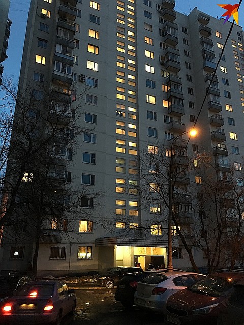 Квартира, где нашли девочку-маугли, находится на восьмом этаже Фото: Александр РОГОЗА