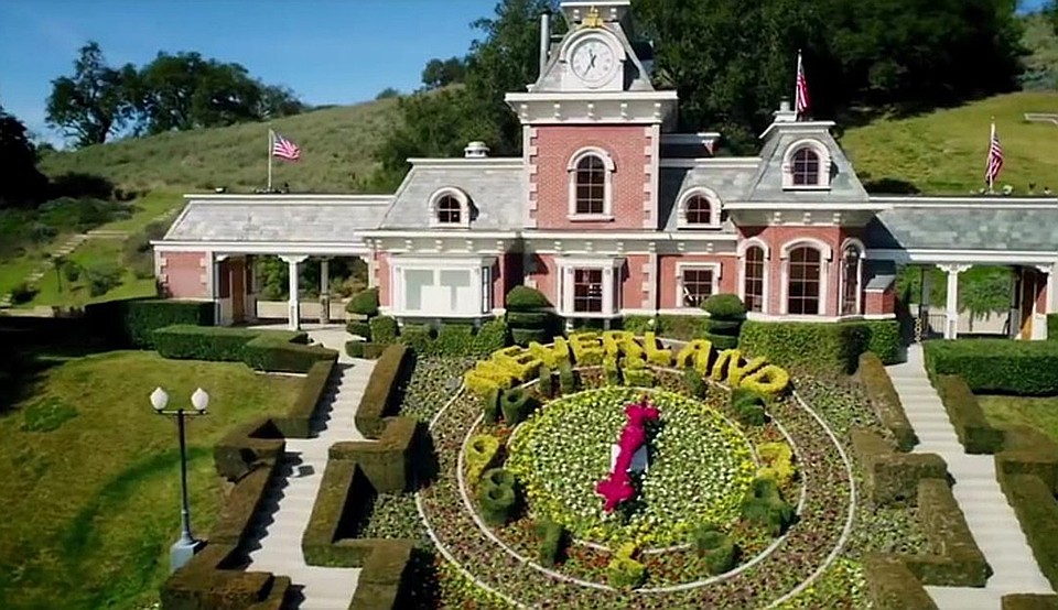 Знаменитое поместье Майкла Джексона Neverland