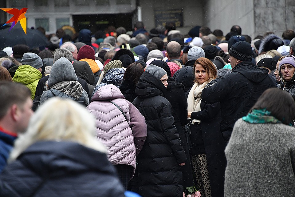 В Москве проходит церемония прощания с певицей Фото: Владимир ВЕЛЕНГУРИН