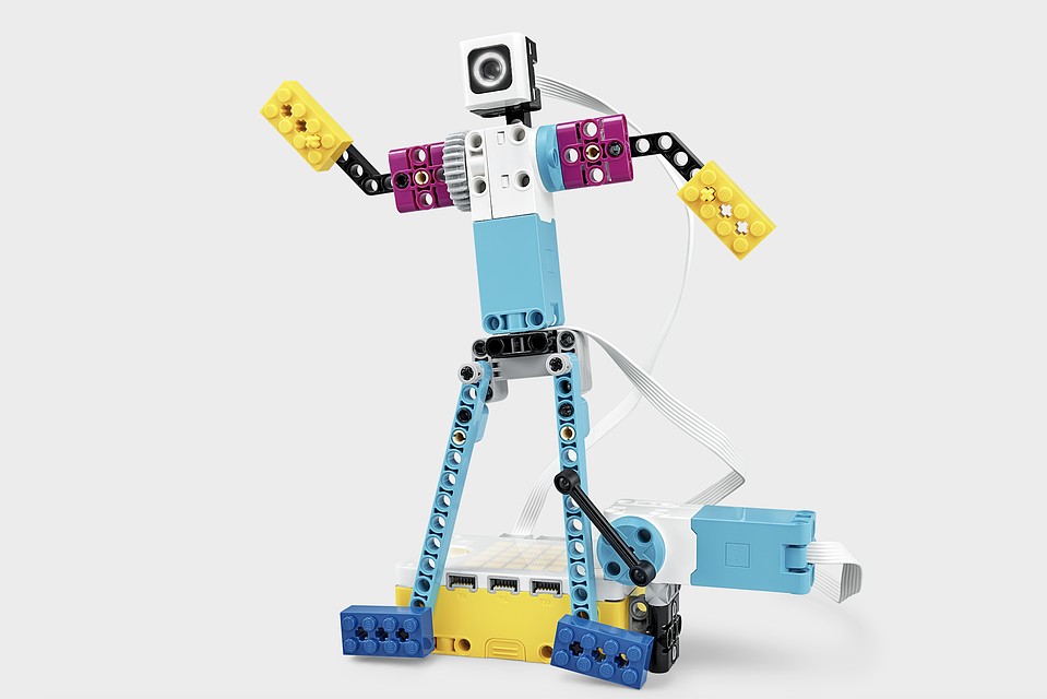 Из LEGO Education SPIKE Prime можно построить много необычного. Например, робота-танцора. Фото: LEGO.
