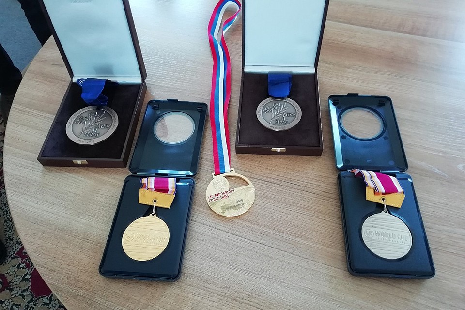 Награды Виктора Муштакова в сезоне 2018-2019 Фото: Анна СЕМИНА