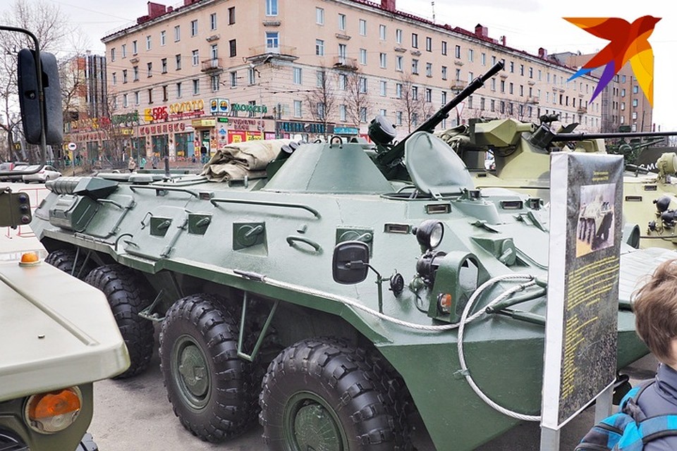 Отечественная военная техника тоже вызвала живейший интерес публики. Фото: Виктор КОСТРОВ
